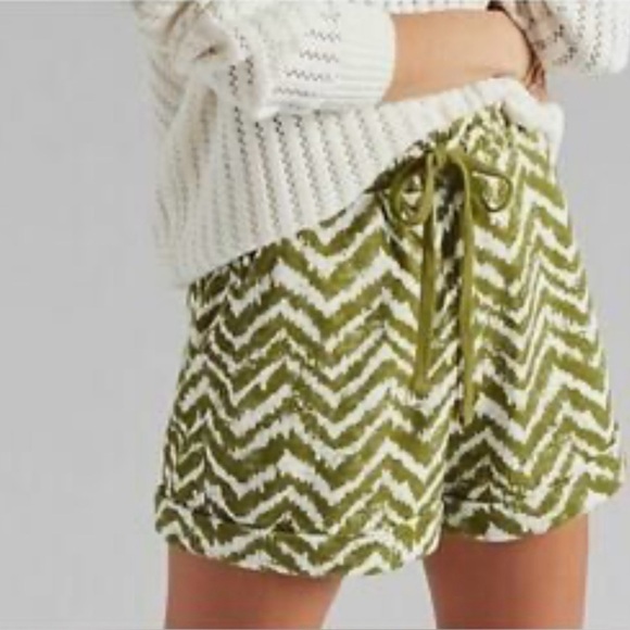 Anthropologie Pants - Daily Practice Green Chevron Women's Athletic Shorts. Anthropologie. Small